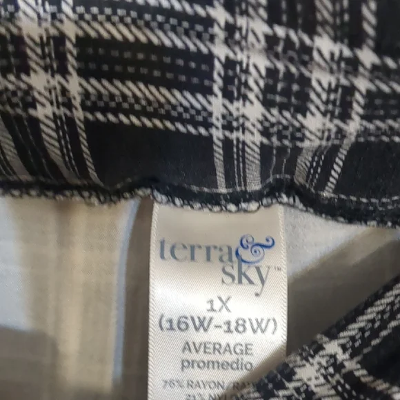 Terra & Sky Black and White Plaid Pants - Picture 2 of 4